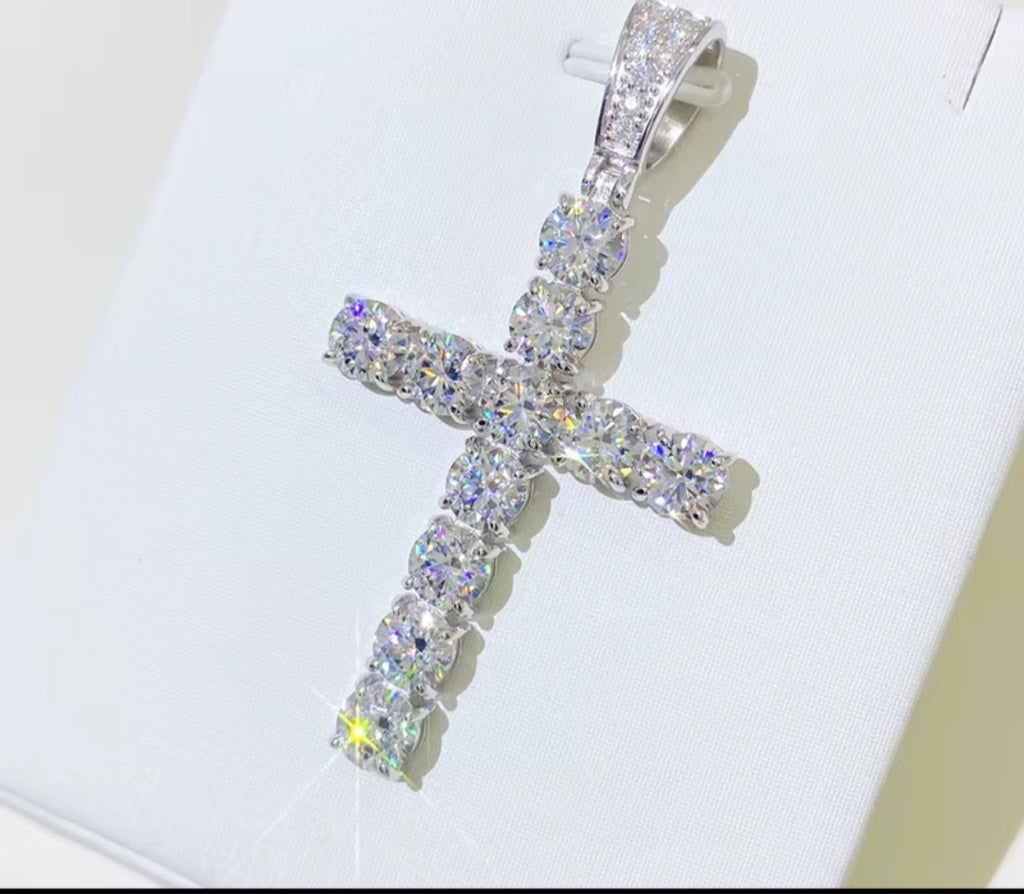 Moissanite cross pendant 2.5mm-4mm